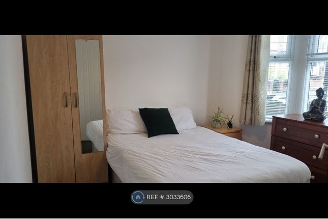Coopers Lane, London photo 4