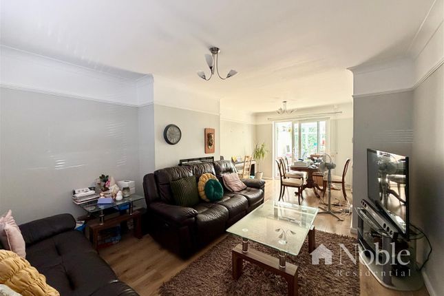 228, Rivermill, Harlow photo 4