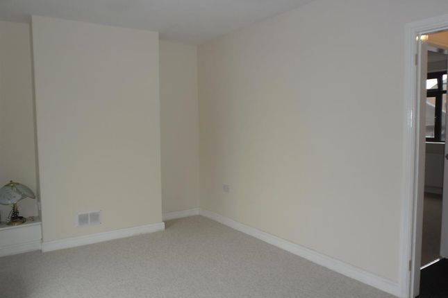 Flat to rent in Albion Street, Rugeley, Staffordshire