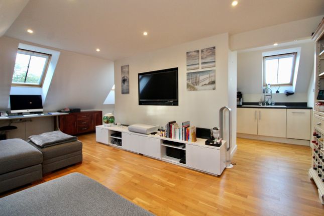 9, The Art House, Milford Road, Lymington photo 4