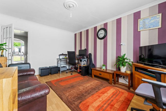 End terrace house to rent in Ridge Road, Sutton