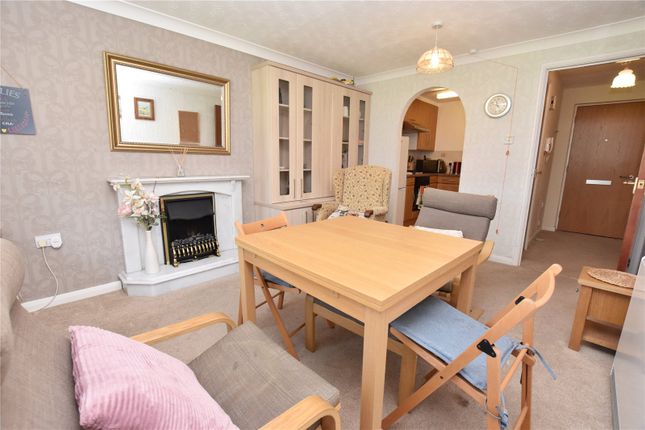18, Lowry Court, Greater Manchester photo 3