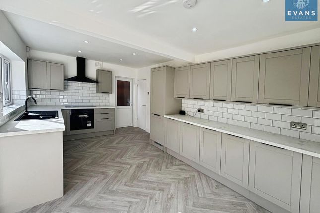 10, Parkville Close, Coventry photo 2