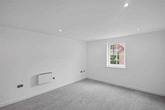 Apt 214, Piccadilly Heights Wain Avenue, Chesterfield photo 3
