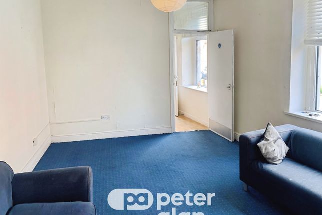 28, Cardiff photo 5