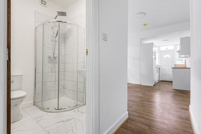 Flat 1, 412 Wilbraham Road, Manchester photo 4