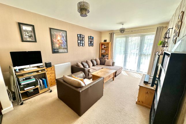 Flat for sale in Brockwell Place, London Road, Dunstable