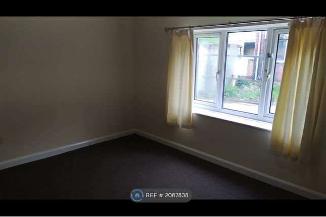 Flat to rent in Town Street, Pudsey
