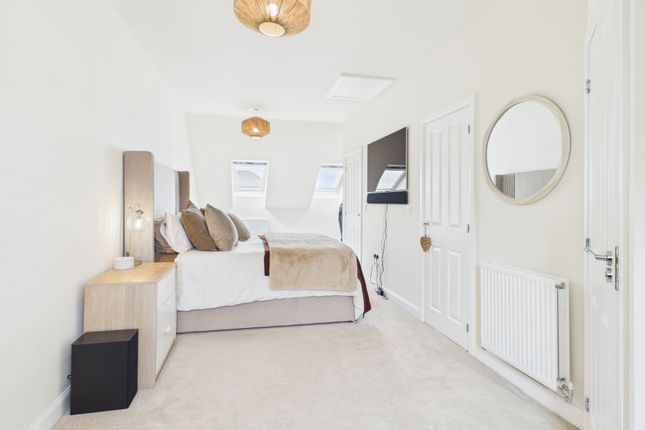 31, Pembrey Drive, Stoke-on-Trent photo 3