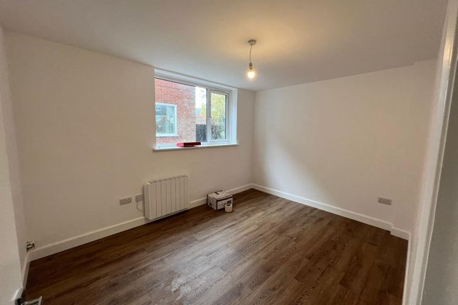 Thumbnail Flat to rent in Stirling Road, Edgbaston, Birmingham