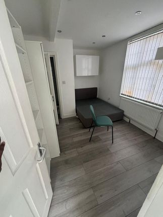 33, Wenlock Road, Edgware photo 4