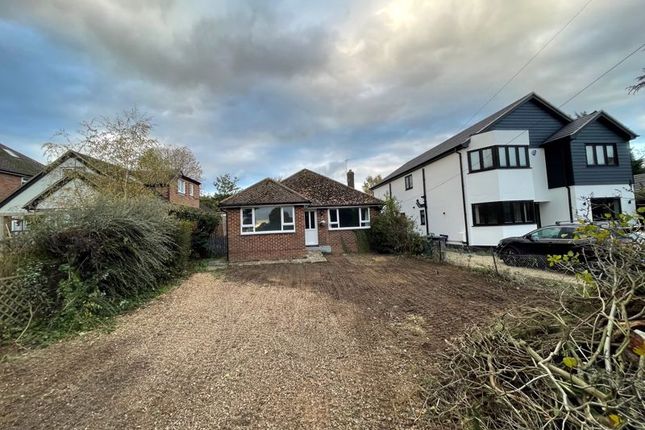 Thumbnail Bungalow to rent in Copes Road, Great Kingshill, High Wycombe