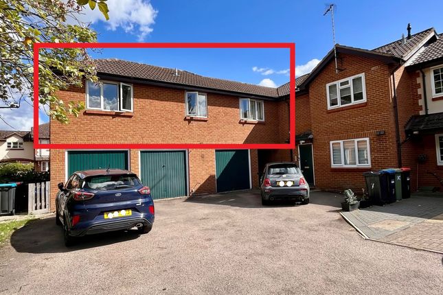3-bed flat on 1 Sheppards Close, Newport Pagnell, £230,000
