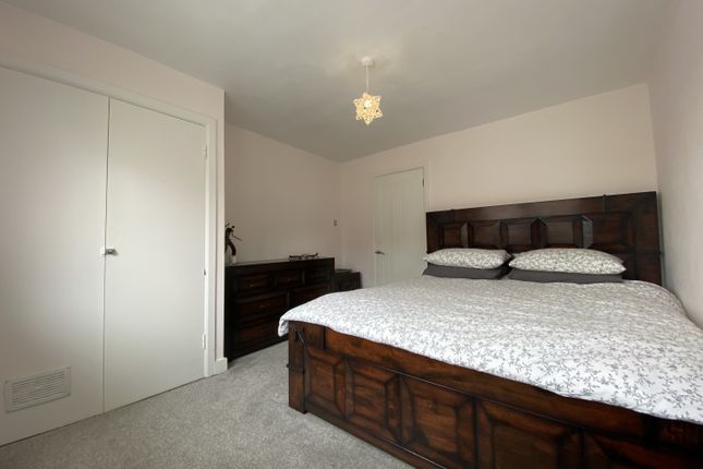 195, Coed Edeyrn, Cardiff photo 4