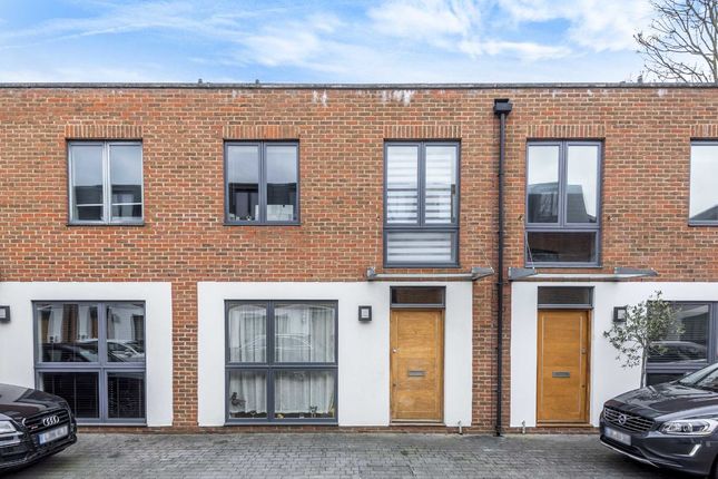 Thumbnail Property to rent in Hutton Mews, London