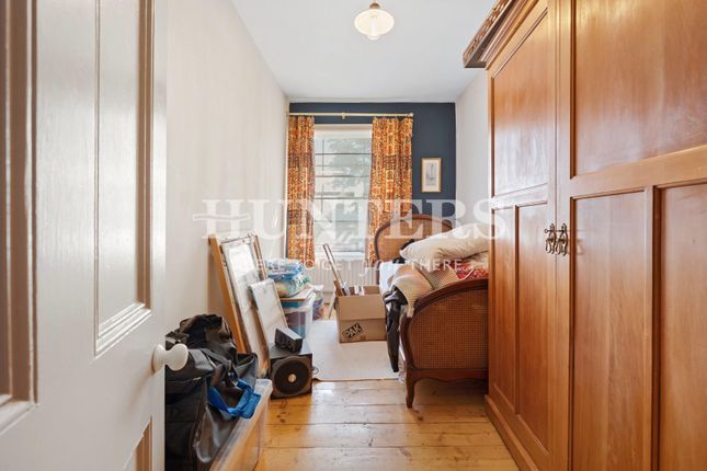 Terraced house to rent in Clissold Road, London