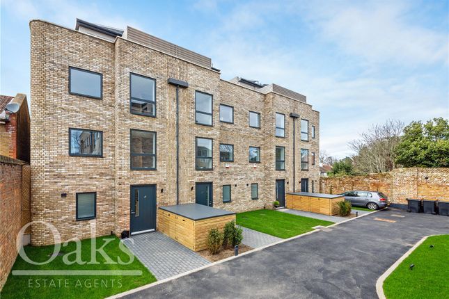 End terrace house for sale in Knights Hill, London