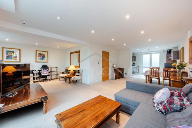 Flat for sale in Nine Albert Embankment, Vauxhall, London