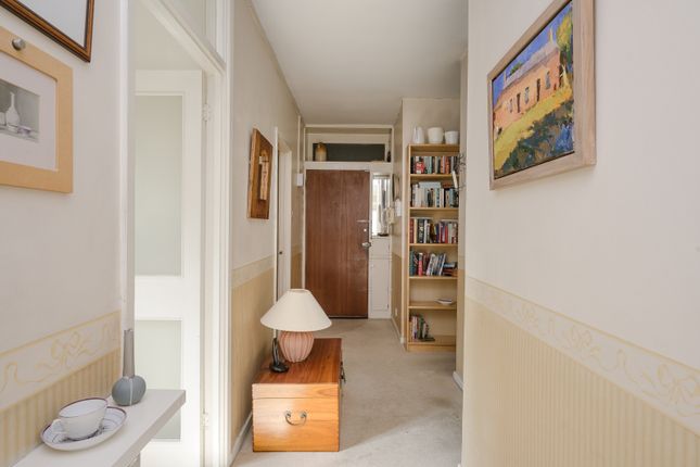 Flat for sale in Clare Court, Grosvenor Hill, London
