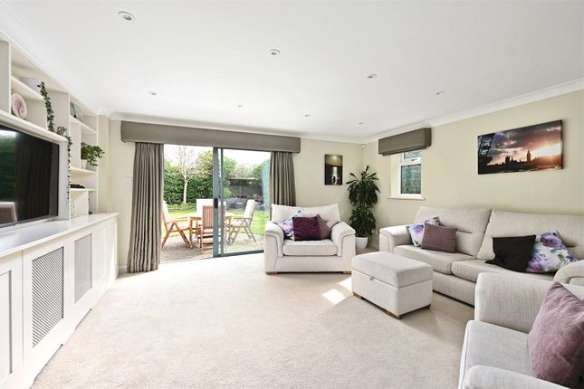 Willow Tree Cottage,, Windsor Gardens, Aldershot photo 4
