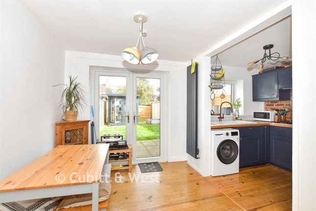 7, Woodleigh Road, Burgess Hill photo 3