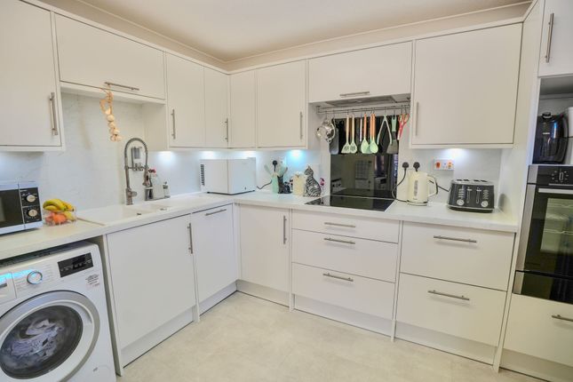 21 Ashdown Court, Cromer photo 2