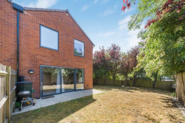 11, Reservoir Way, London photo 4