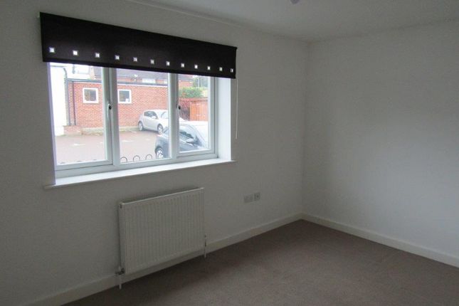 Flat to rent in Bursledon Road, Hedge End, Southampton