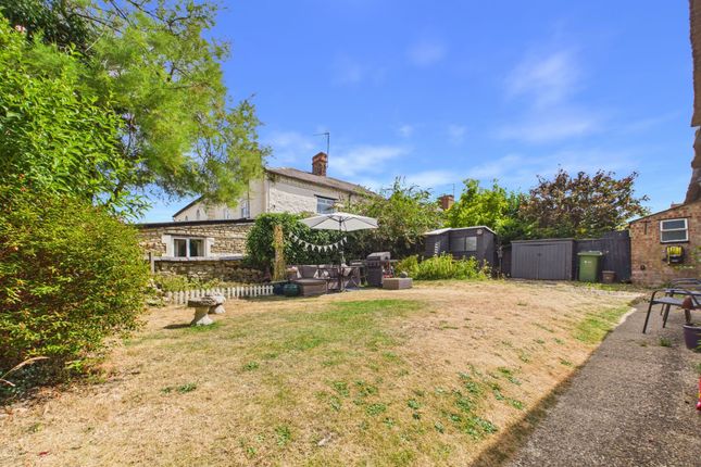 8 High Street, Towcester photo 3
