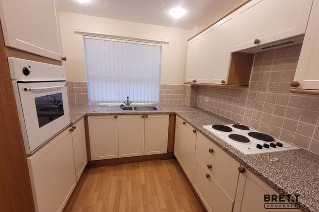 14 Elizabeth Venmore Court,, Yorke Street, Milford Haven photo 2