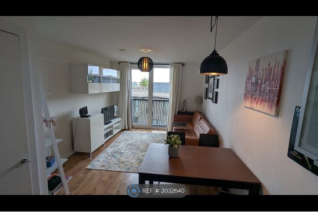1-bed flat on Apartment, Woods House Gatliff Road, London, £2,535/mo