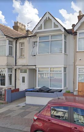 Thumbnail Flat to rent in Winchester Road, London