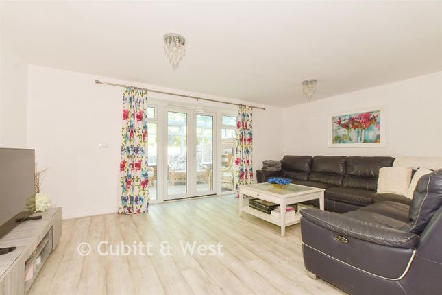 109, Roman Lane, Horsham photo 3