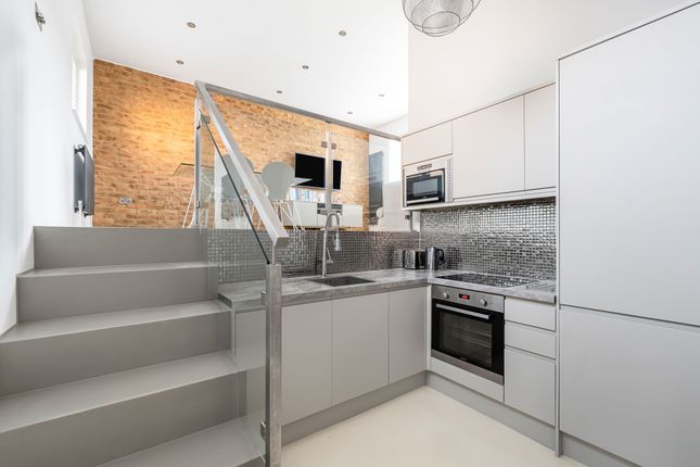 4 Somerset Gardens, London photo 4