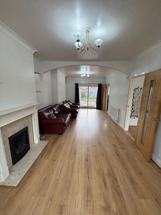 3, Exmoor Avenue, Leicester photo 5