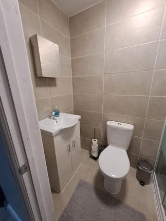745b, Finchley Road, London photo 5