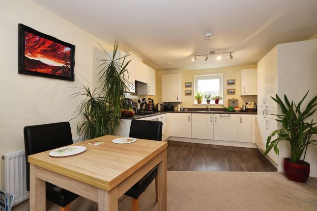 43, Rhodes Moorhouse Way, Salisbury photo 3