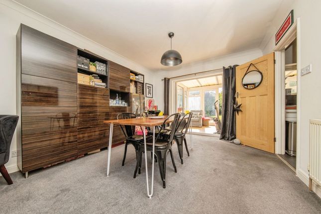 9, Willow Avenue, Frinton-On-Sea photo 4