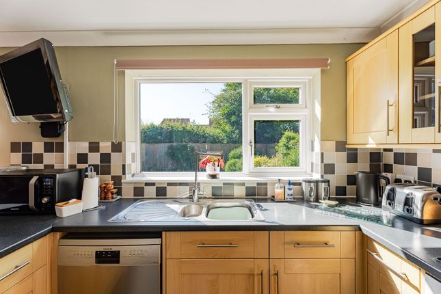 13 Cromwell, Swindon photo 4