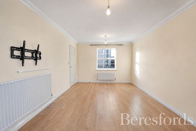 21, Steed Crescent, Colchester photo 5