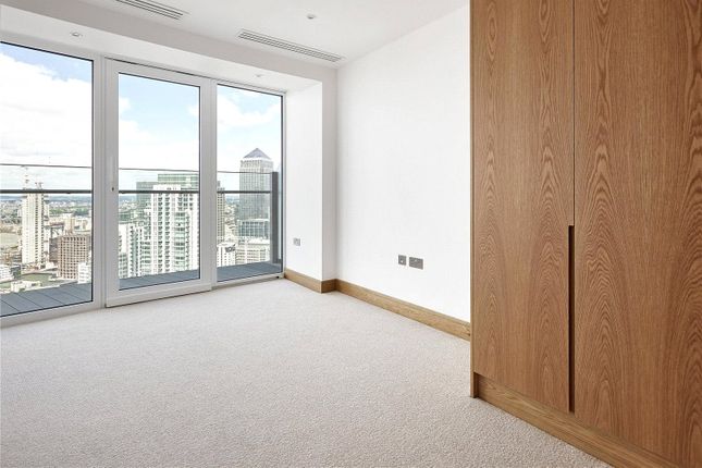 Thumbnail Flat to rent in Arena Tower, 25 Crossharbour Plaza, London