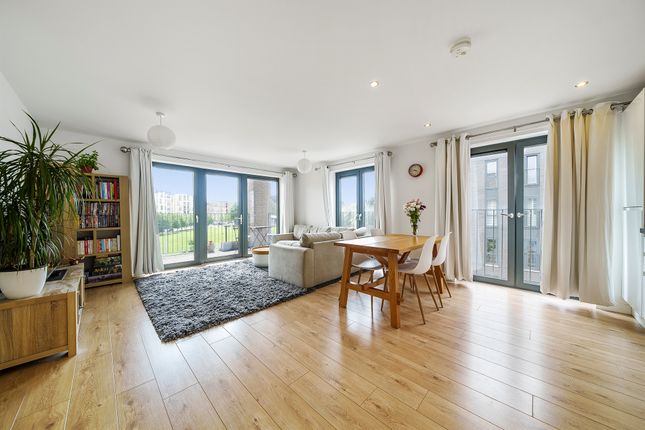Thumbnail Flat for sale in Henry Road, London