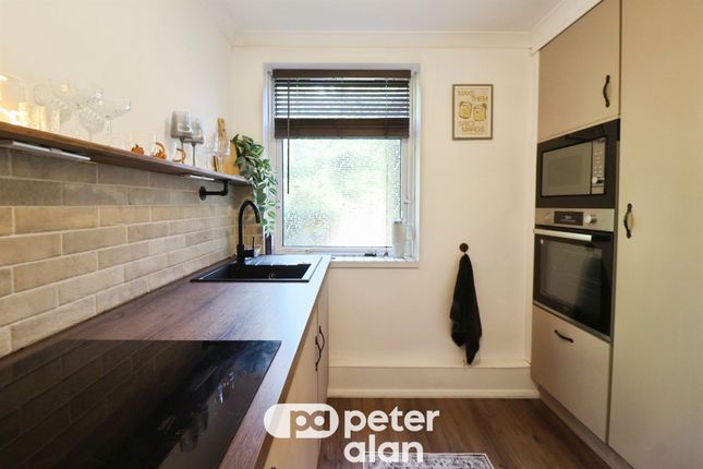 38, Tynant, Cardiff photo 4