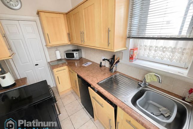 20, Cressfield Road, Huddersfield photo 5