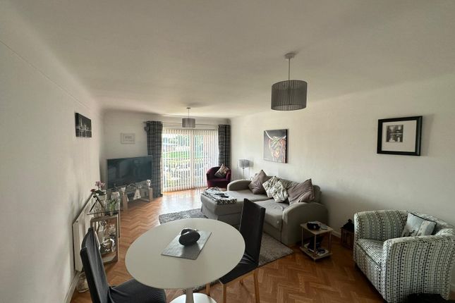 Flat 15, Prenton photo 4