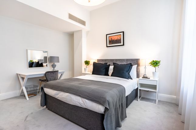 Flat to rent in Lincoln's Inn Fields, London