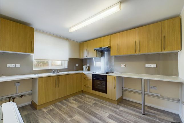 Flat to rent in St. Matthews Close, Exeter