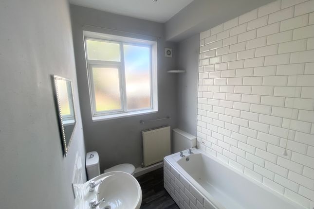 38, Byron Road, Mexborough photo 5