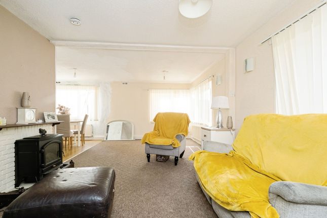 38, Sunset Drive, Romford photo 3