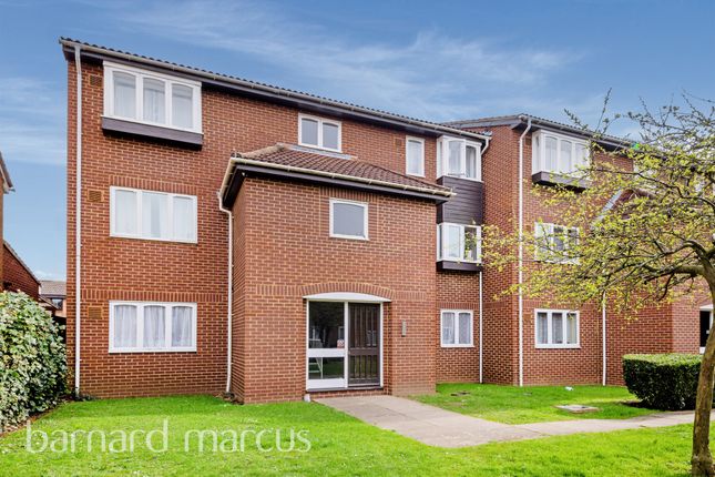 Flat for sale in Vickers Way, Hounslow